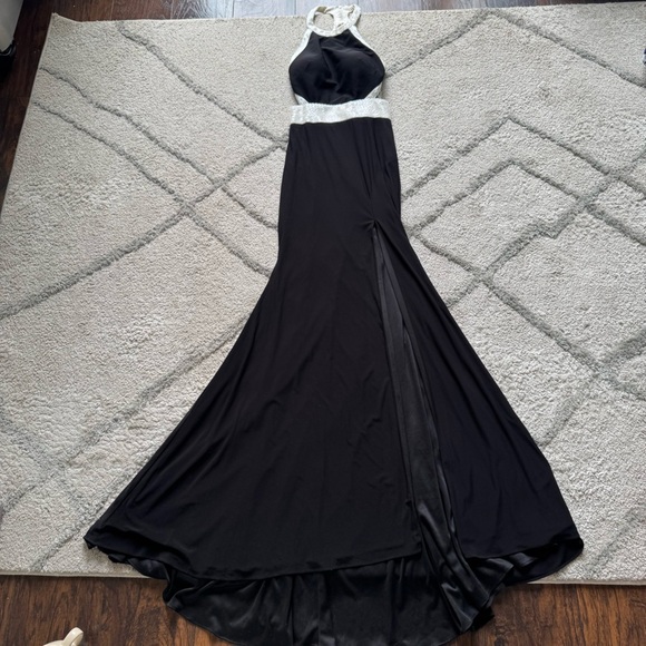 MAC DUGGAL 40518L Black White Beaded Fiona Cutout High Neck & Slit Dress Gown 4 - Picture 2 of 16